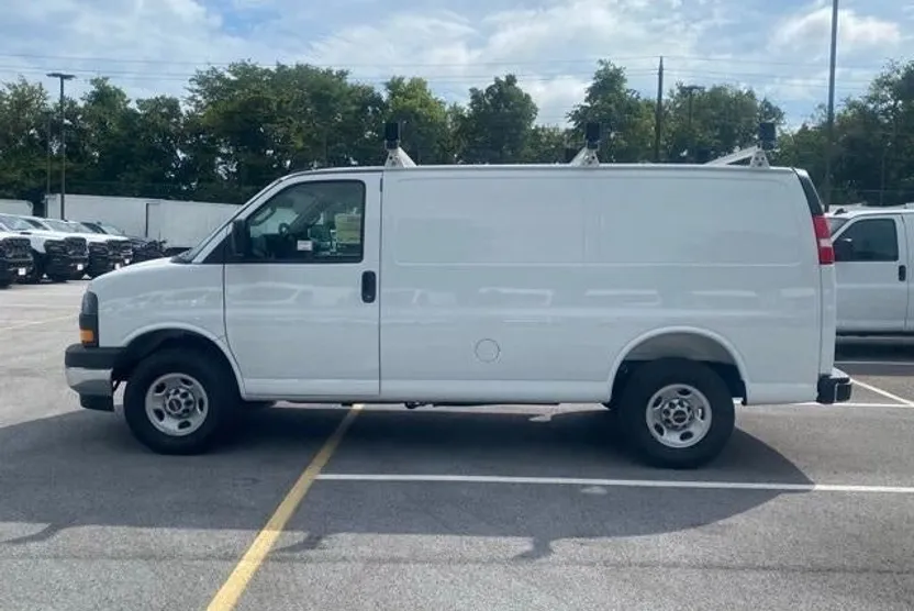 2025 Gmc Savana Cargo 2500 Base photo 1