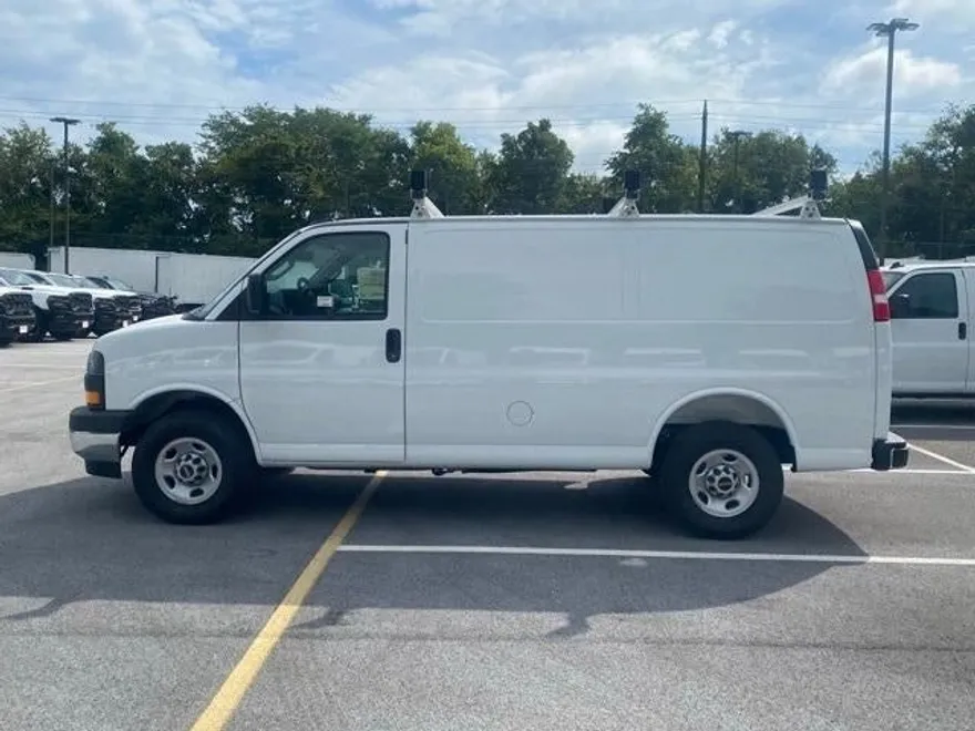 2025 Gmc Savana Cargo 2500 Base photo 1