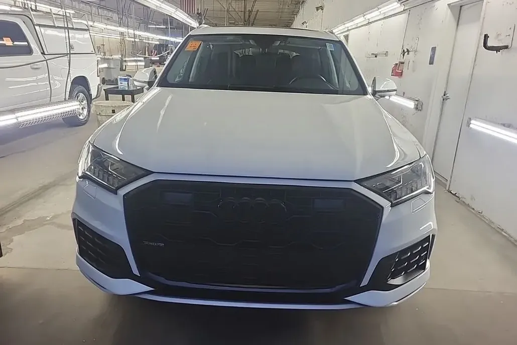 2024 Audi Q7 55 Premium Plus photo 1