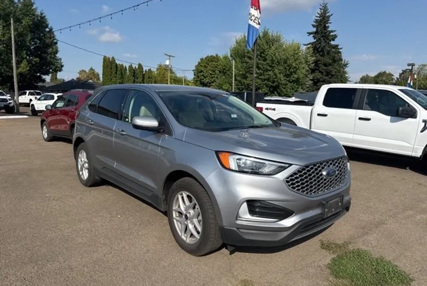 2023 Ford Edge SEL photo 1