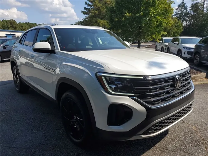 2026 Volkswagen Atlas Cross Sport SE Technology photo 1
