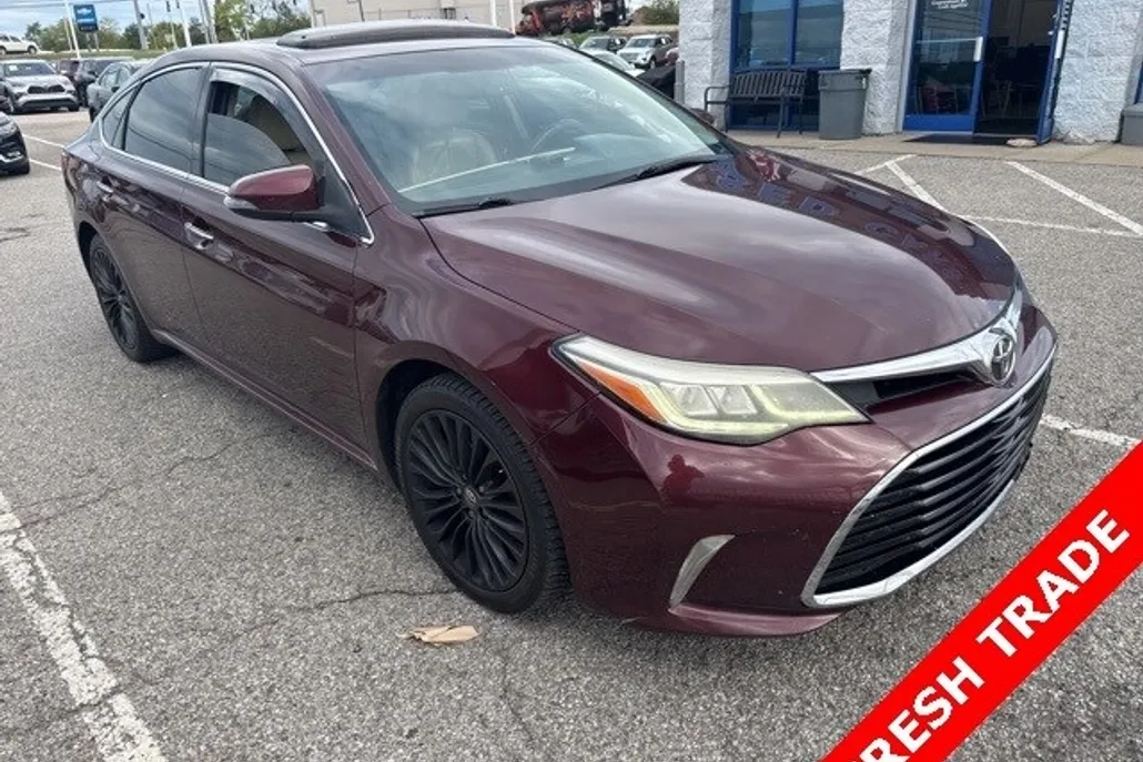 2016 Toyota Avalon XLE photo 1