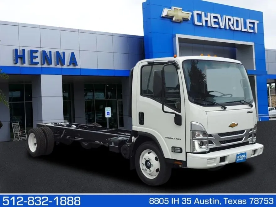 2025 Chevrolet Silverado photo 1