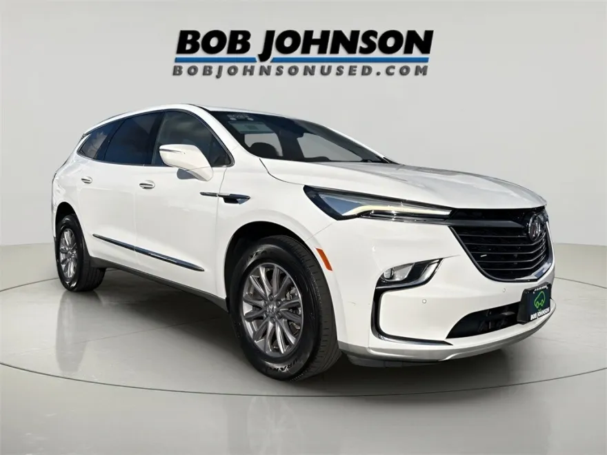 2023 Buick Enclave Essence photo 1