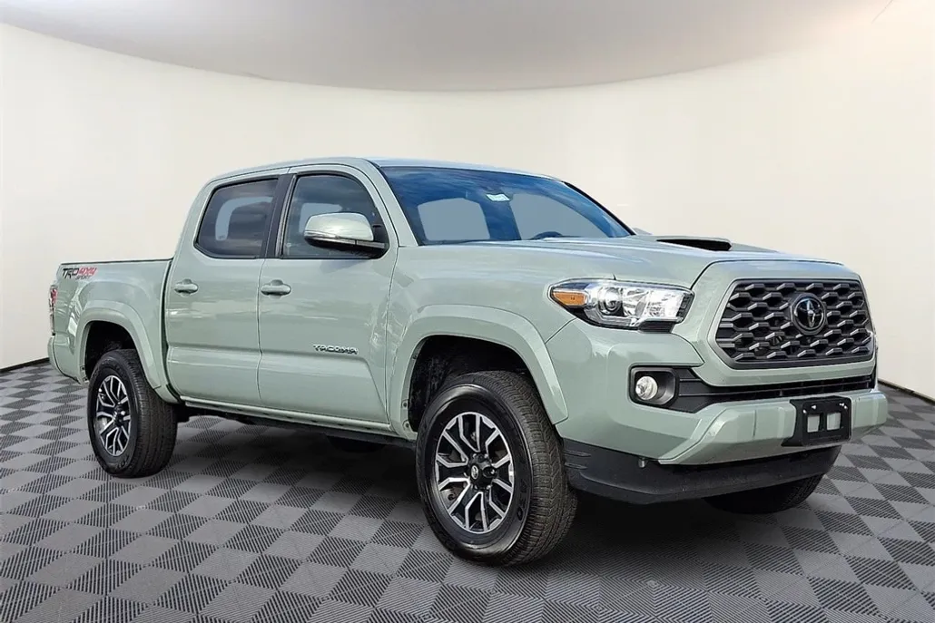 2023 Toyota Tacoma TRD Off-Road photo 1