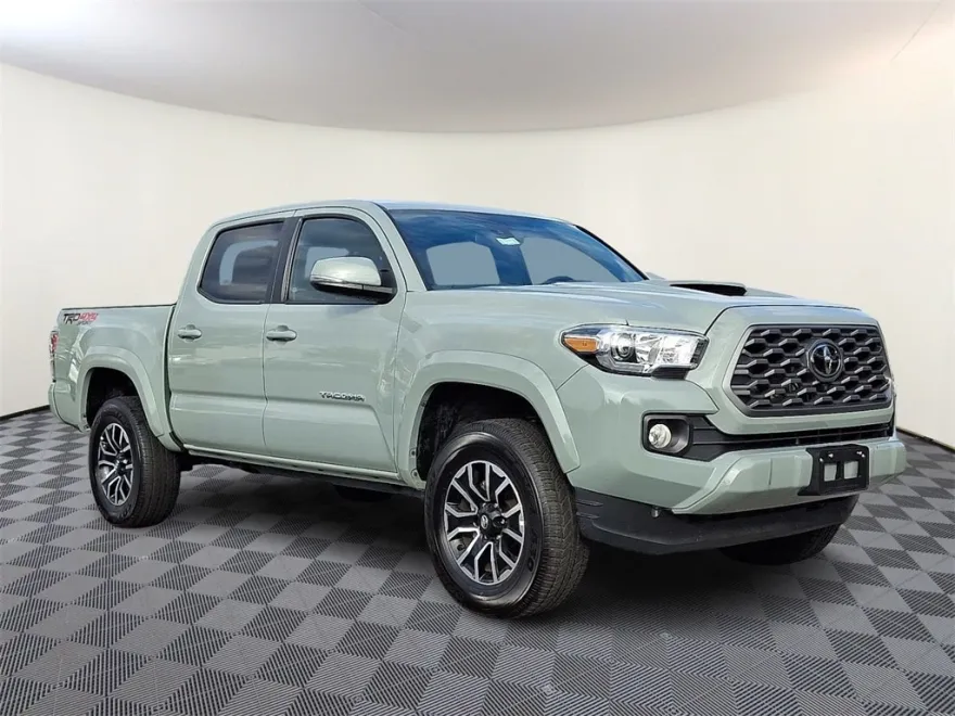 2023 Toyota Tacoma TRD Off-Road photo 1