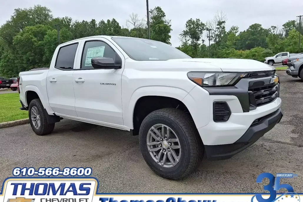 2025 Chevrolet Colorado Work Truck LT photo 1