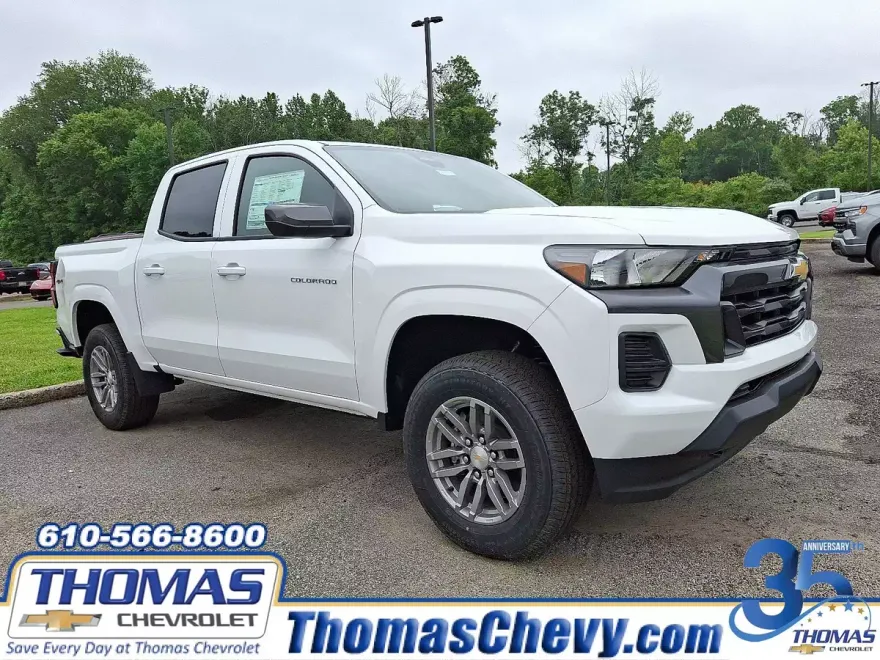 2025 Chevrolet Colorado Work Truck LT photo 1