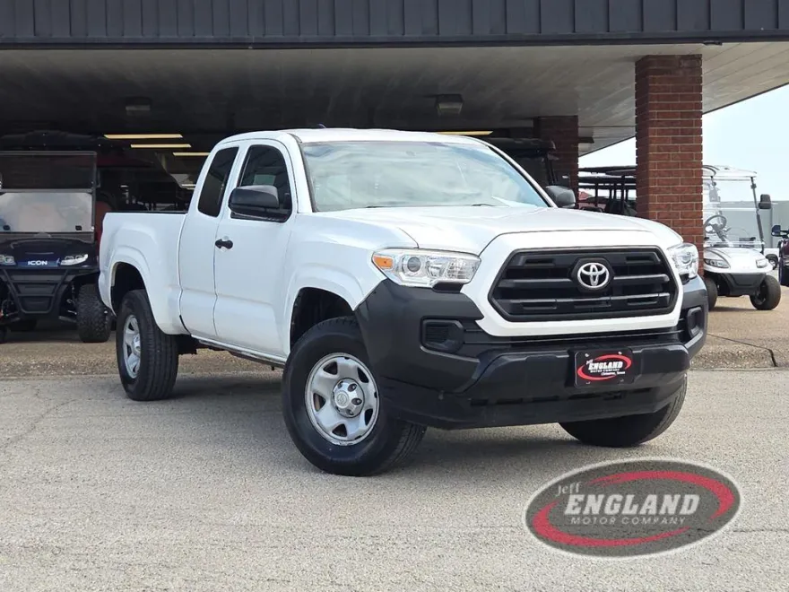 2017 Toyota Tacoma SR photo 1