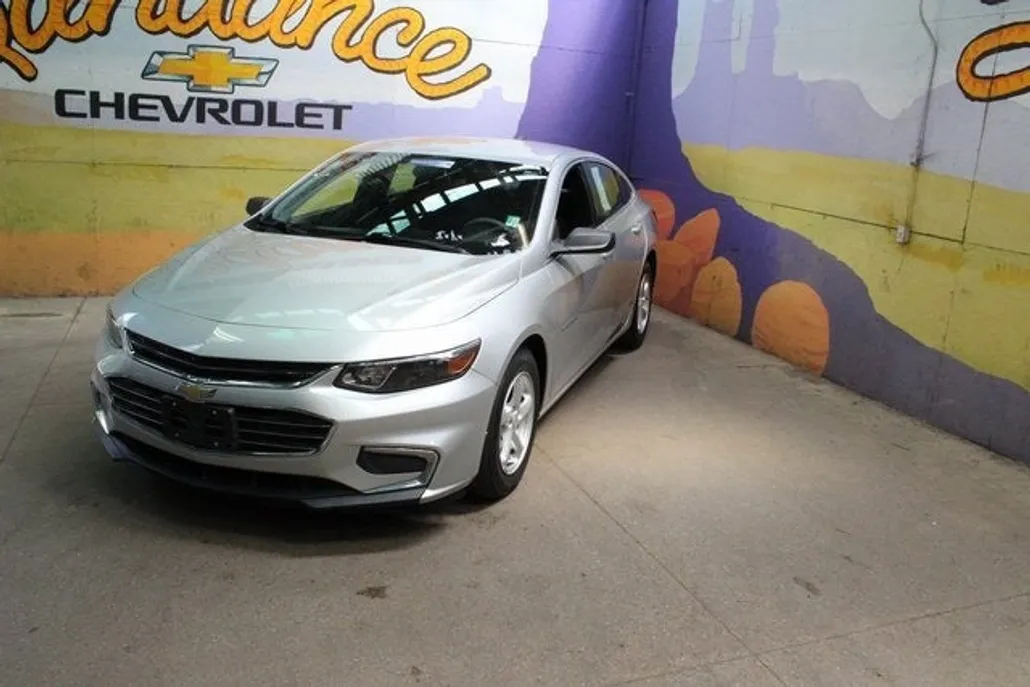 2017 Chevrolet Malibu LS photo 1