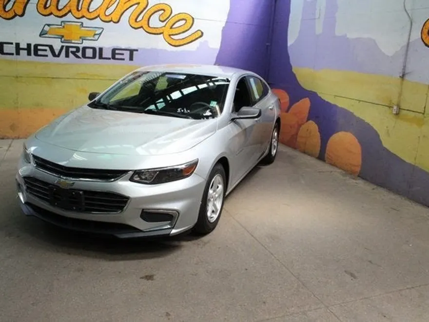2017 Chevrolet Malibu LS photo 1