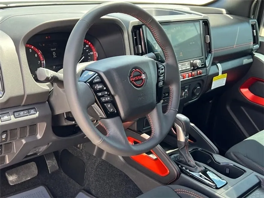 2025 Nissan Frontier PRO-X photo 16