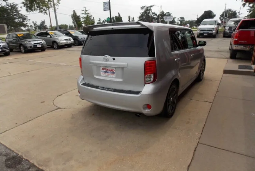 2011 Scion xB photo 1