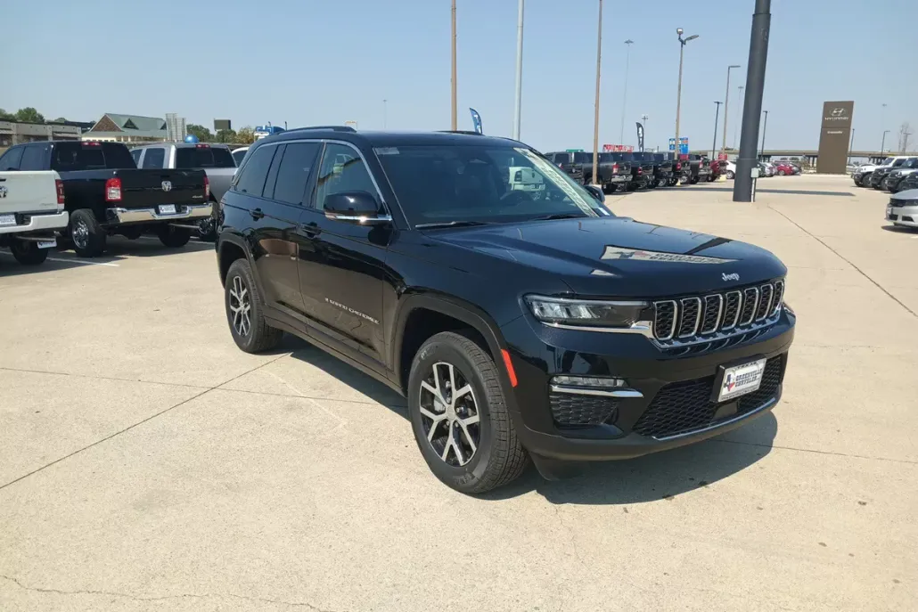 2023 Jeep Grand Cherokee Limited photo 1