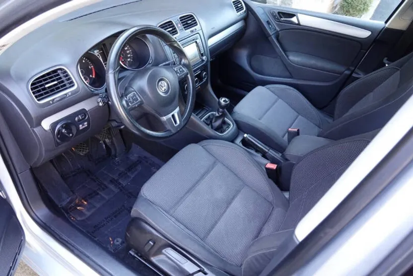 2011 Volkswagen Golf TDI photo 1
