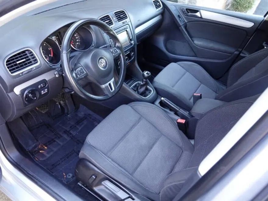 2011 Volkswagen Golf TDI photo 1