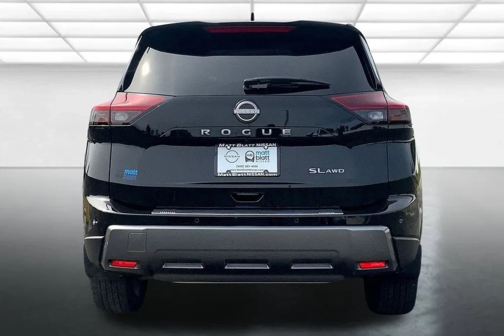 2024 Nissan Rogue SL photo 1