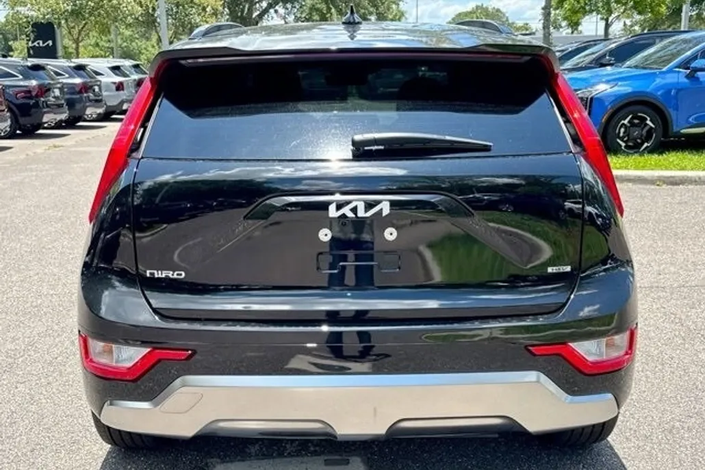 2025 Kia Niro EX Touring photo 1