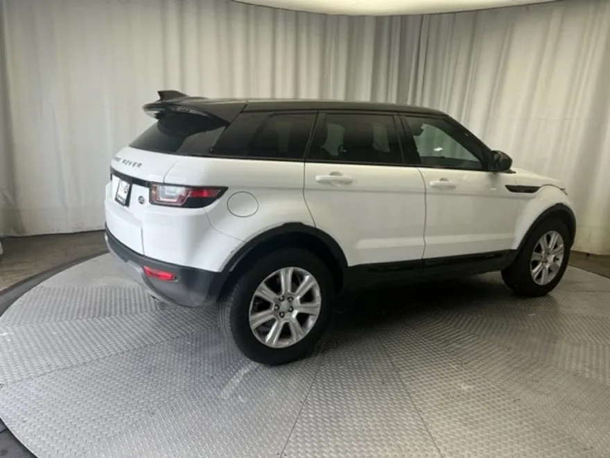 2019 Land Rover Range Rover Evoque SE Premium photo 1