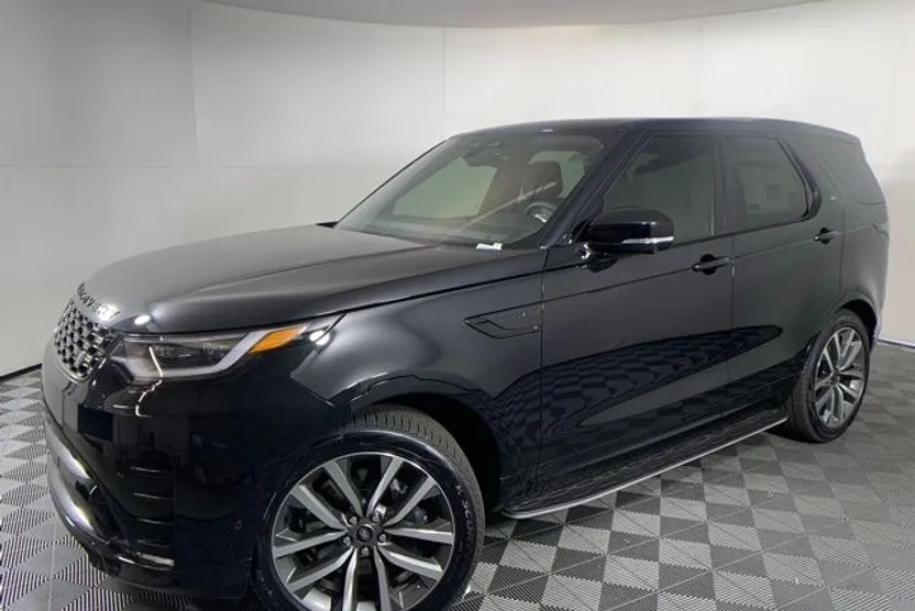 2025 Land Rover Discovery SE photo 1