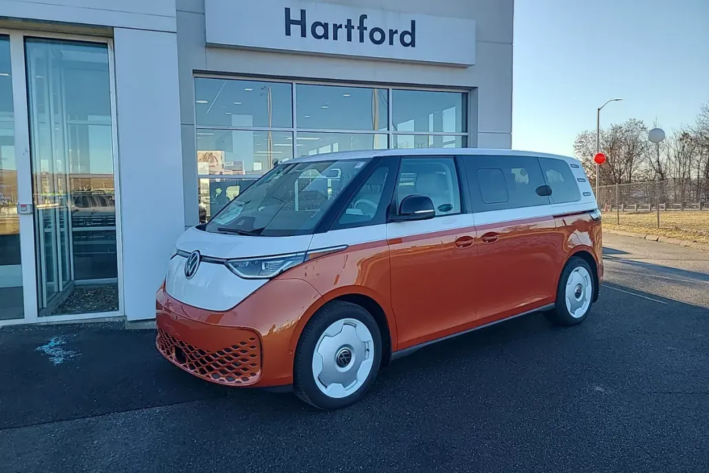 2025 Volkswagen ID. Buzz photo 1