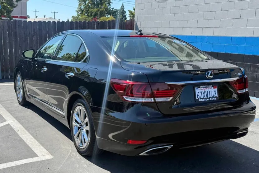 2013 Lexus LS 460 photo 1