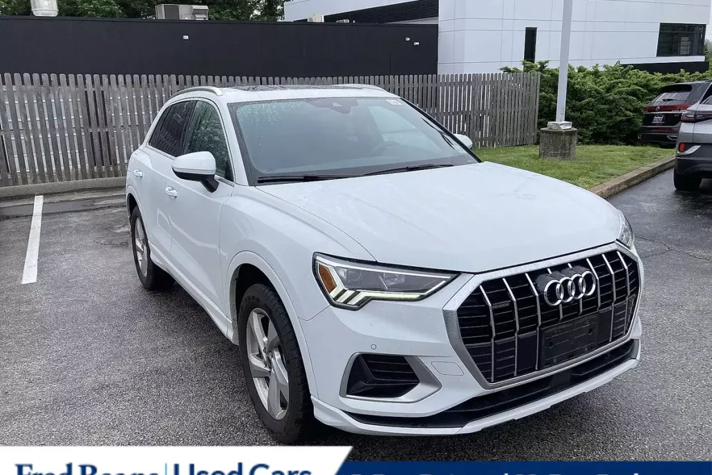 2022 Audi Q3 40 TFSI Premium photo 1