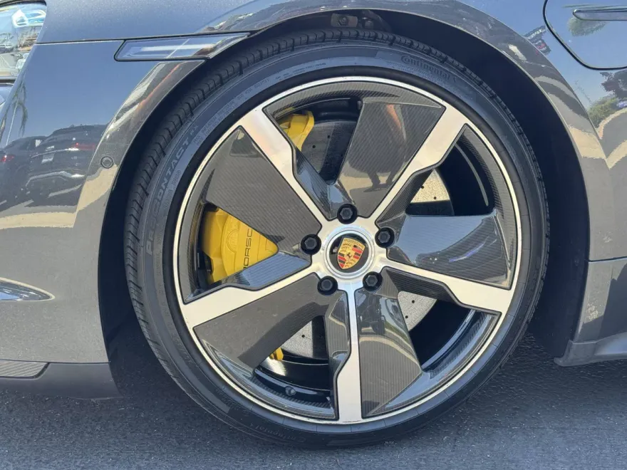 2022 Porsche Taycan Turbo S photo 1