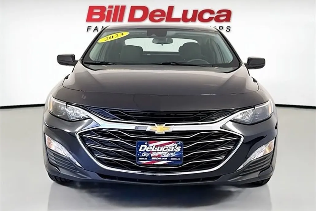 2023 Chevrolet Malibu 1LT photo 1