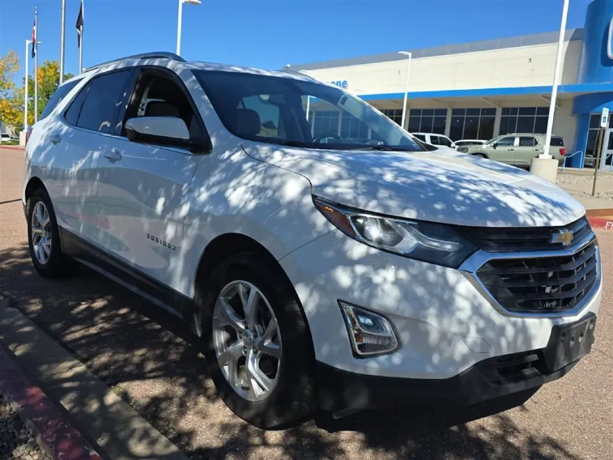 2019 Chevrolet Equinox LT photo 1