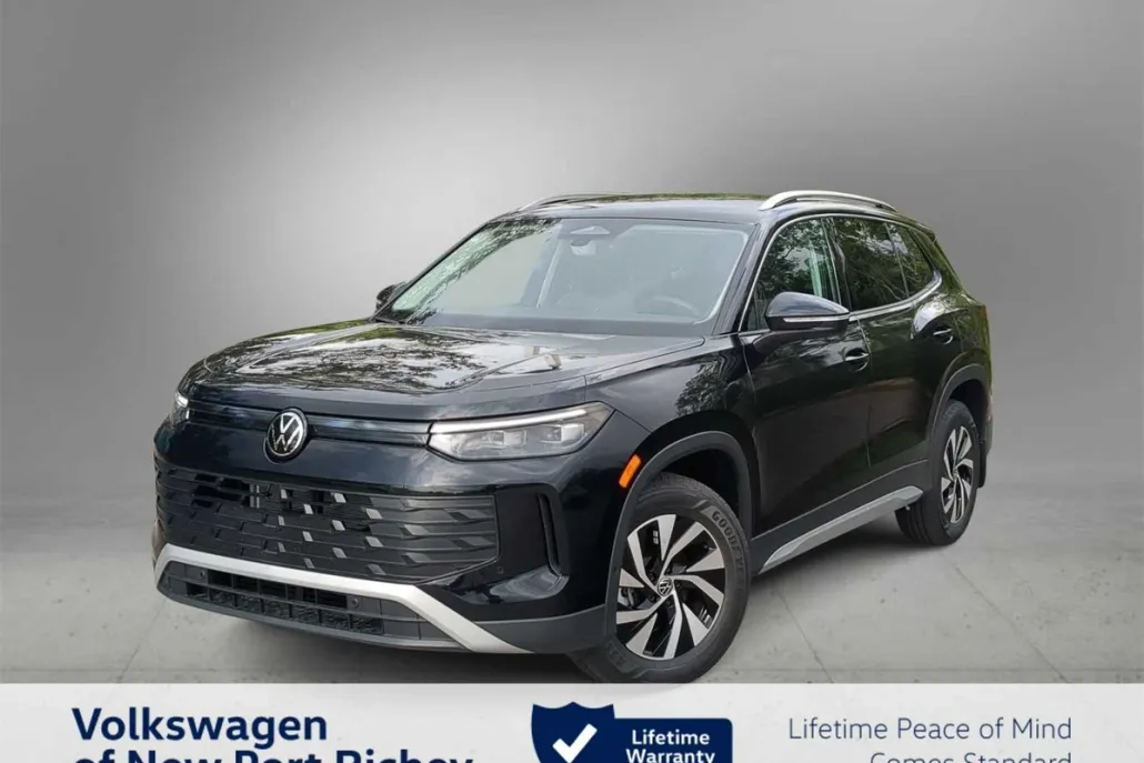 2025 Volkswagen Tiguan S photo 1