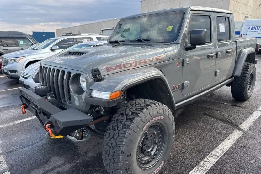 2023 Jeep Gladiator Mojave photo 1