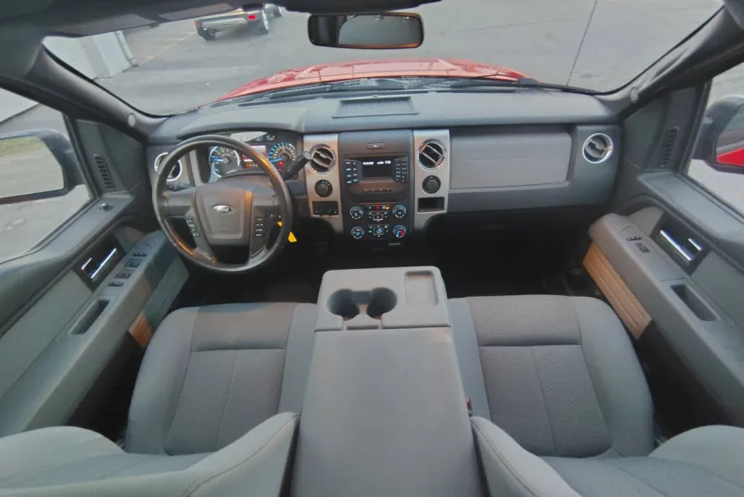 2014 Ford F-150 XLT photo 1