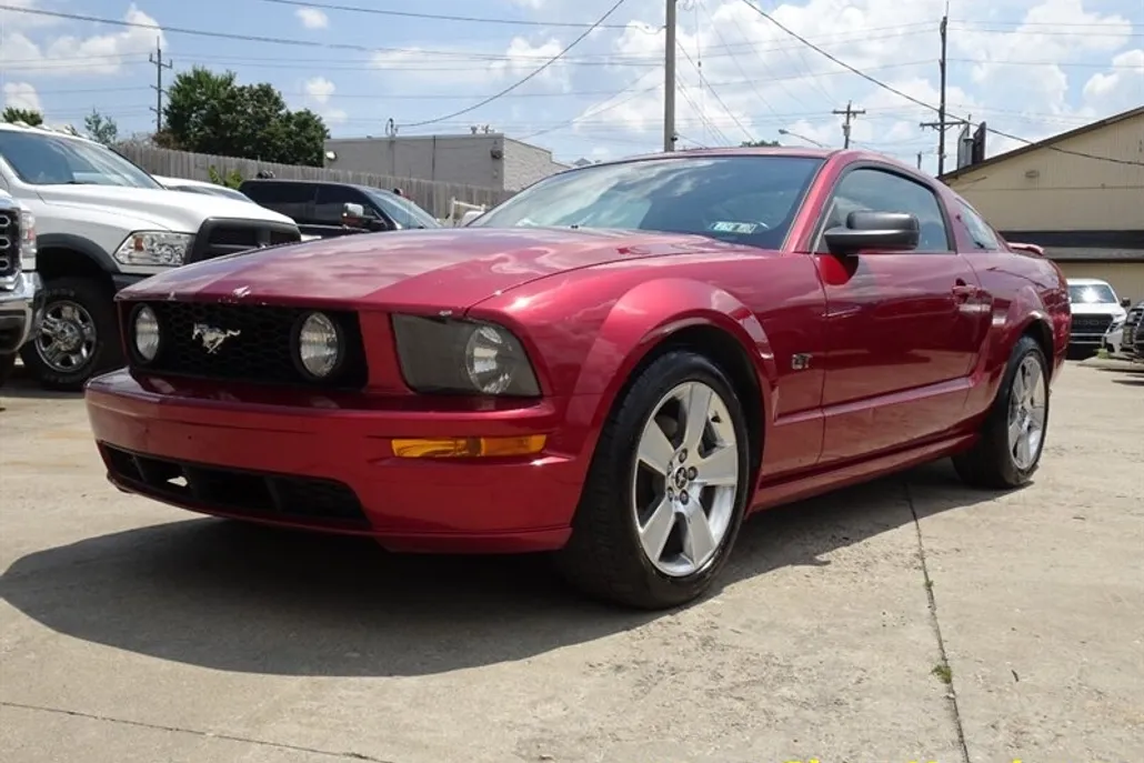 2006 Ford Mustang GT Deluxe photo 1