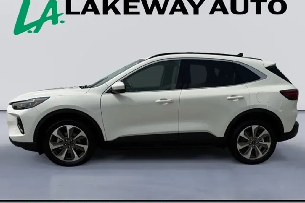 2023 Ford Escape Platinum photo 1