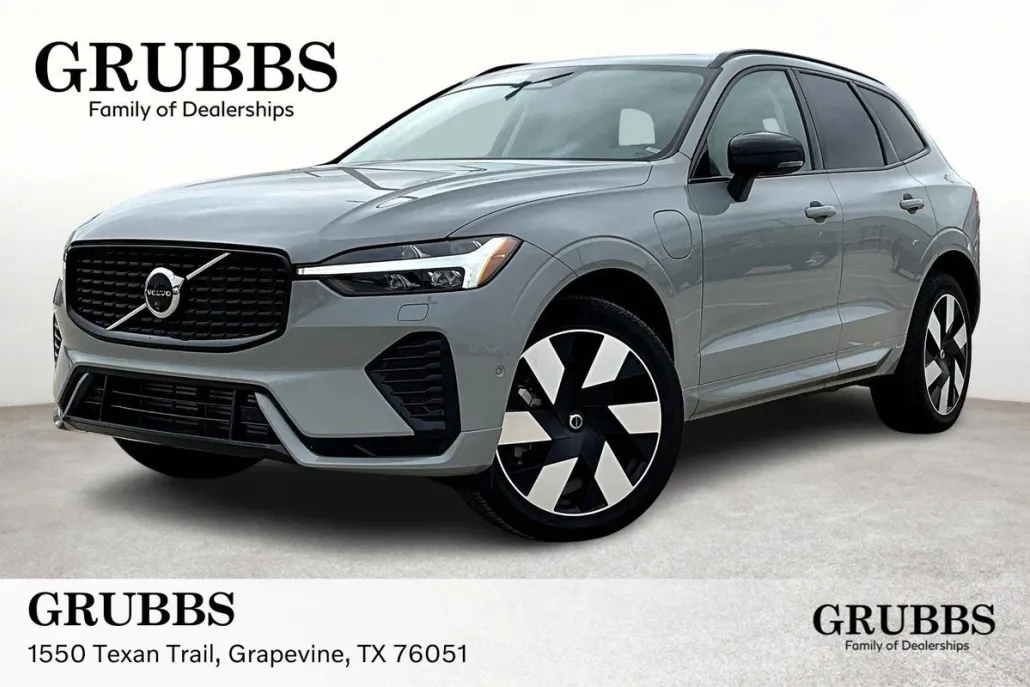 2025 Volvo XC60 Hybrid T8 Plus photo 1