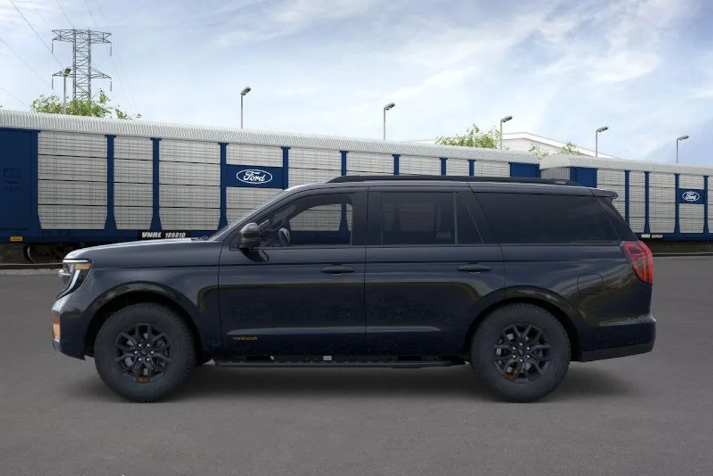 2025 Ford Expedition photo 1
