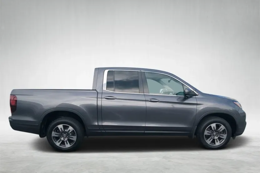 2018 Honda Ridgeline RTL-T photo 1
