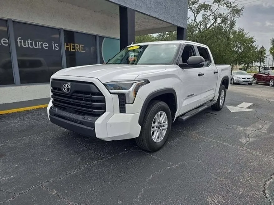 2022 Toyota Tundra SR5 photo 1