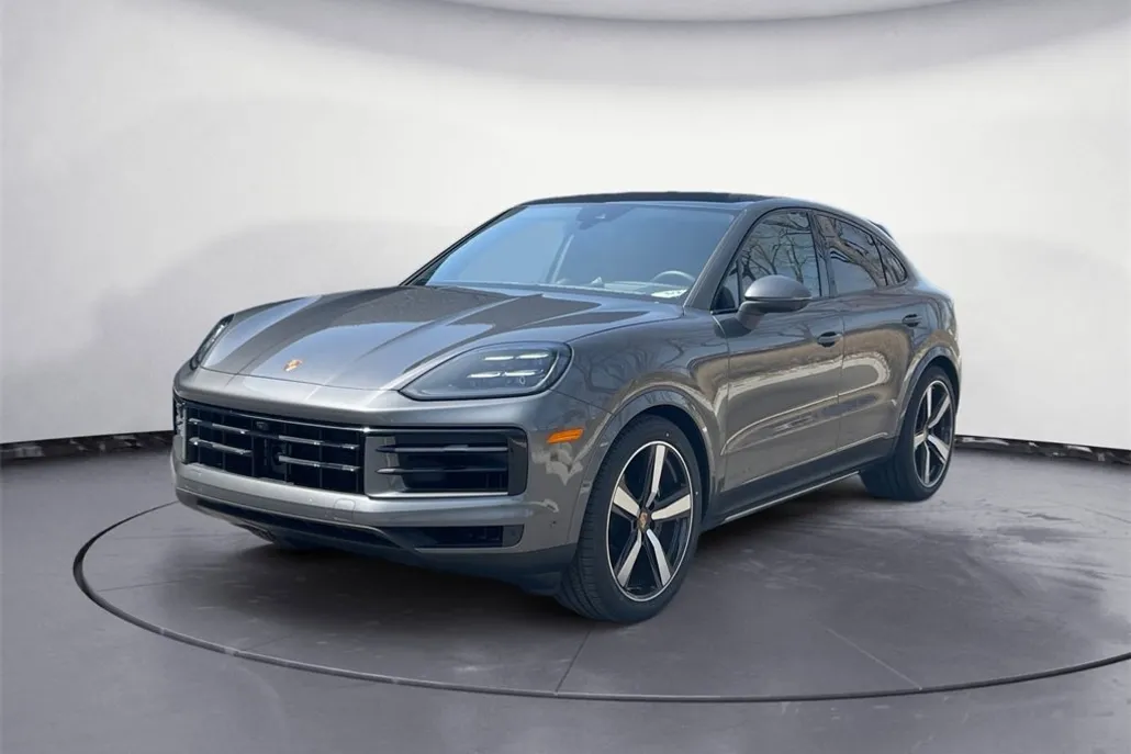 2025 Porsche Cayenne Coupe photo 1