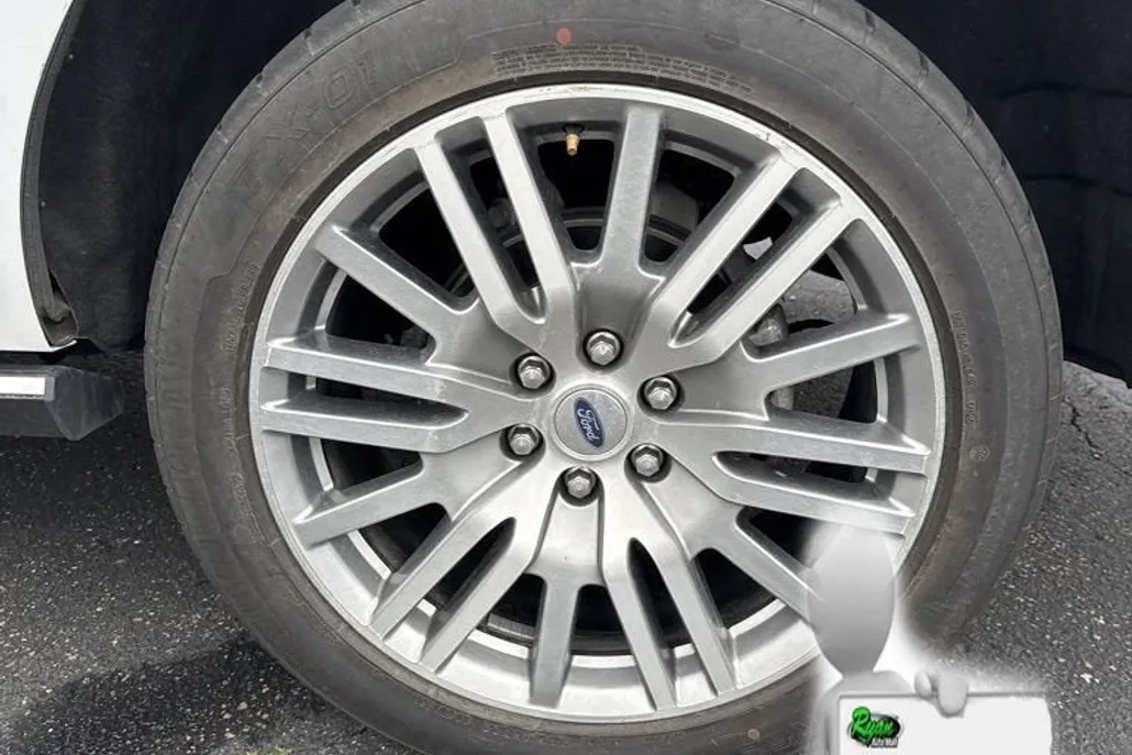 2024 Ford Expedition MAX Limited photo 1