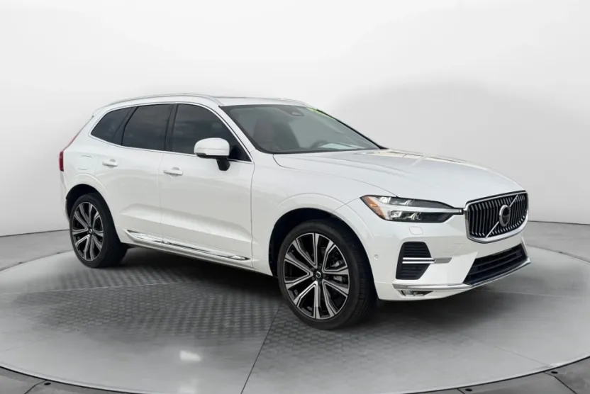 2023 Volvo XC60 B5 Ultimate photo 1