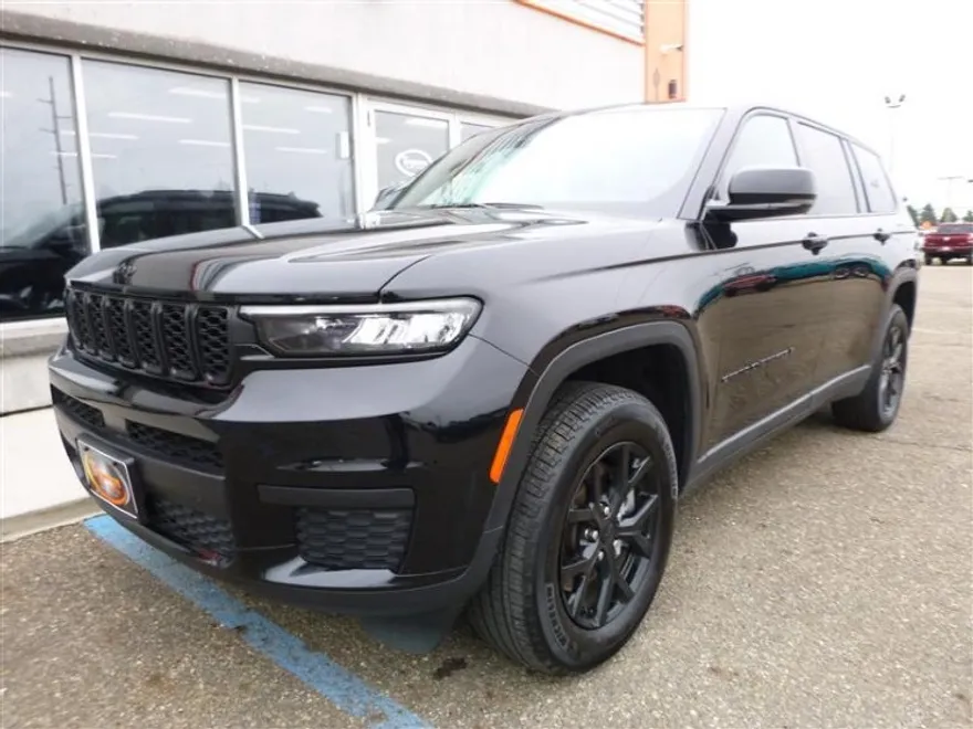 2024 Jeep Grand Cherokee Altitude photo 1