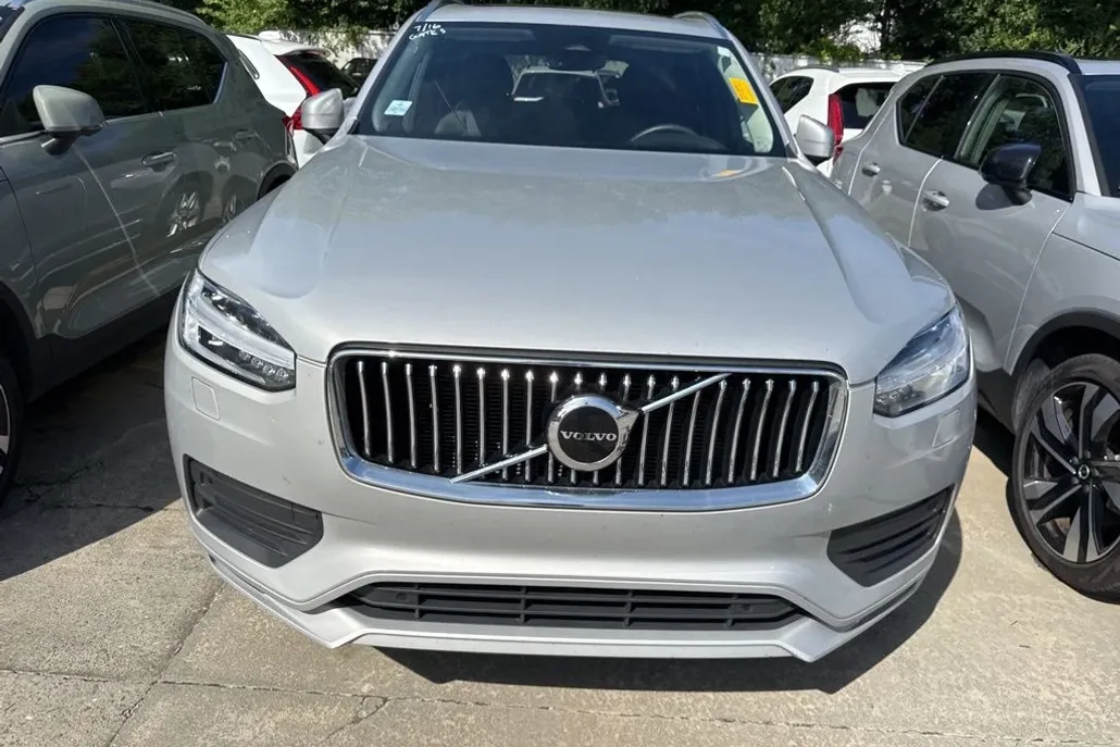 2023 Volvo XC90 B5 Core photo 1