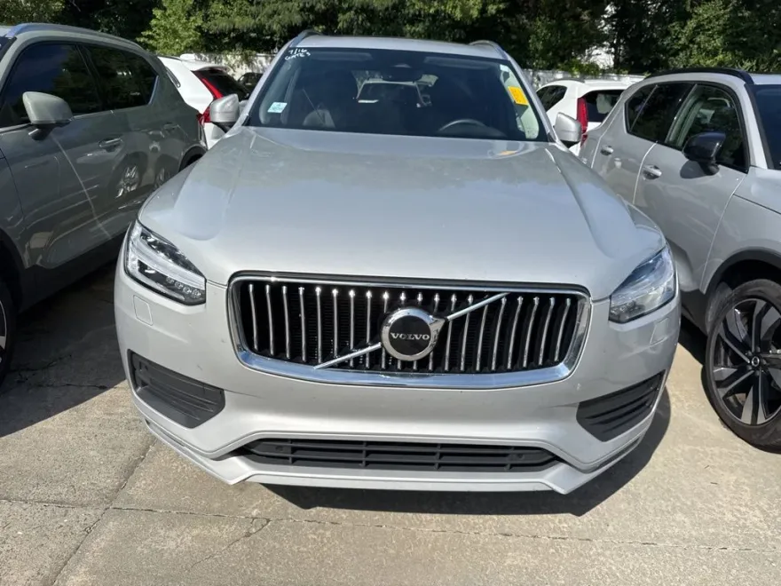 2023 Volvo XC90 B5 Core photo 1