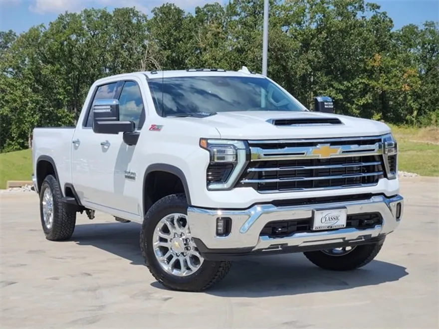 2025 Chevrolet Silverado 2500HD LTZ photo 1