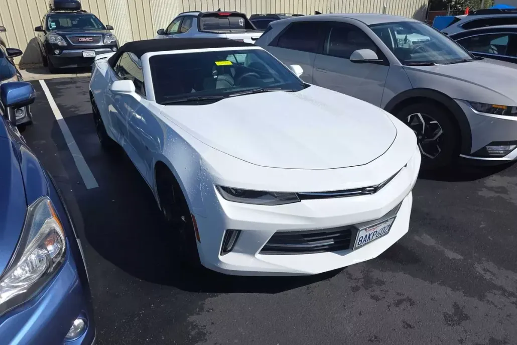 2017 Chevrolet Camaro 2LT photo 1