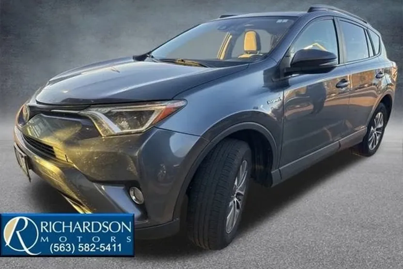 2017 Toyota RAV4 Hybrid photo 1