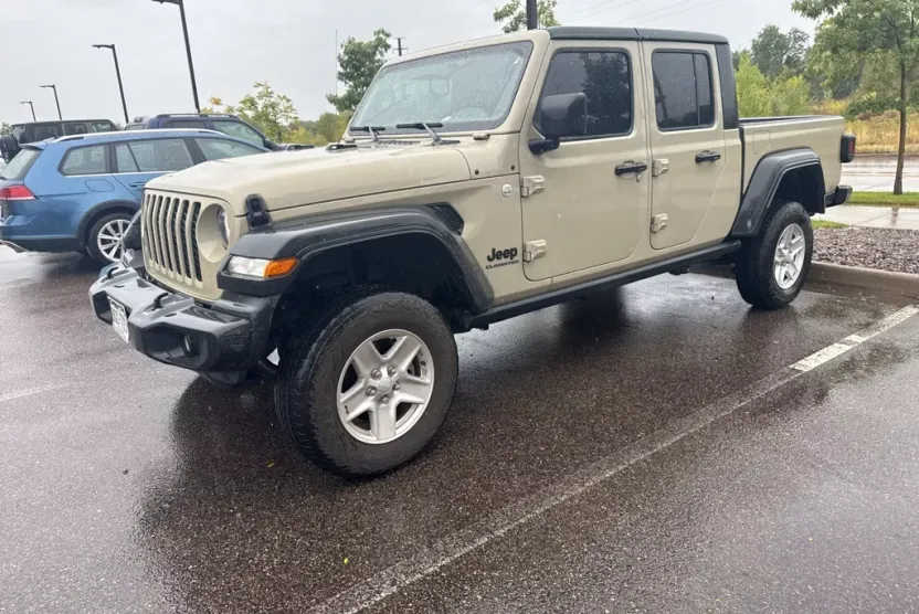 2020 Jeep Gladiator Sport photo 1