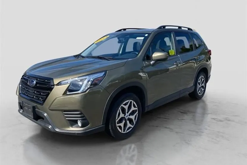 2023 Subaru Forester Premium photo 1